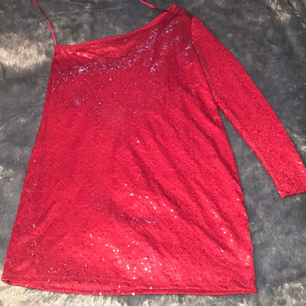 One shoulder red sequin dress
